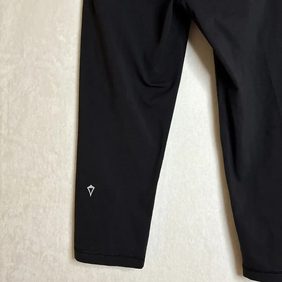 Ivivva by Lululemon Leggings Capris Solid Black Cropped Pants Athleisure - Picture 7 of 12